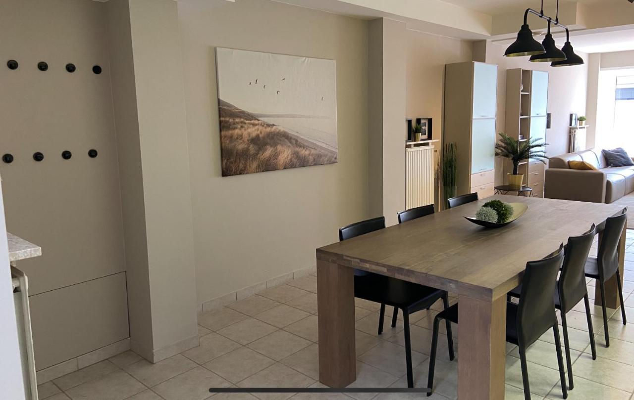 Familie Appartement Hartje Knokke Met Optie Parking Esterno foto